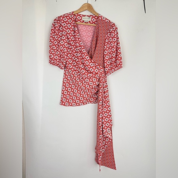 Sachin & Babi Printed Faux Wrap Top Size 2 - Picture 3 of 7